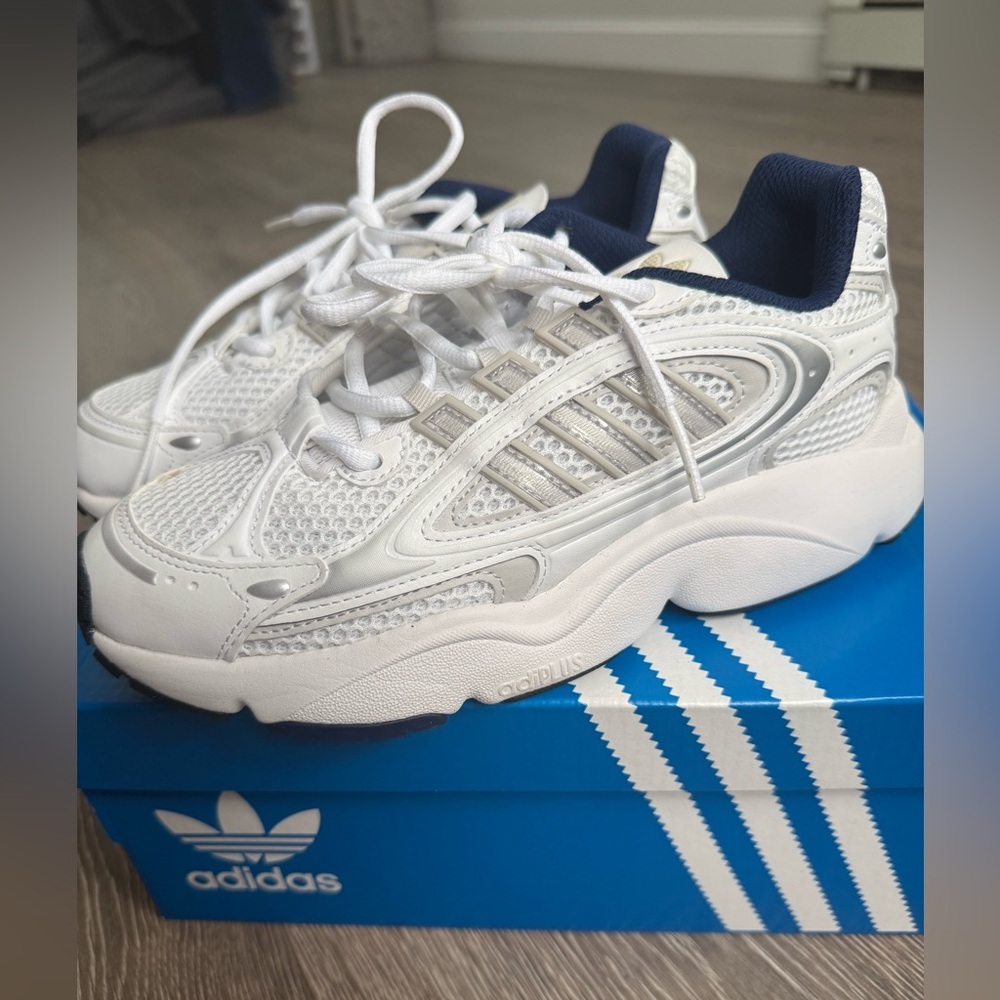 Adidas kids ozmillen sneaker